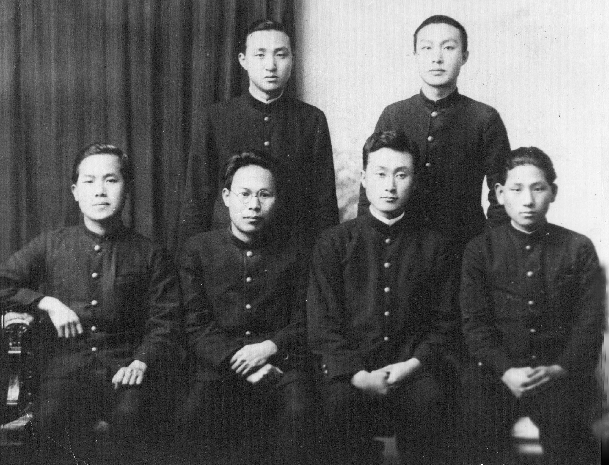 1927년 2월 성서조선 창간 동인 여섯 명의 단체사진